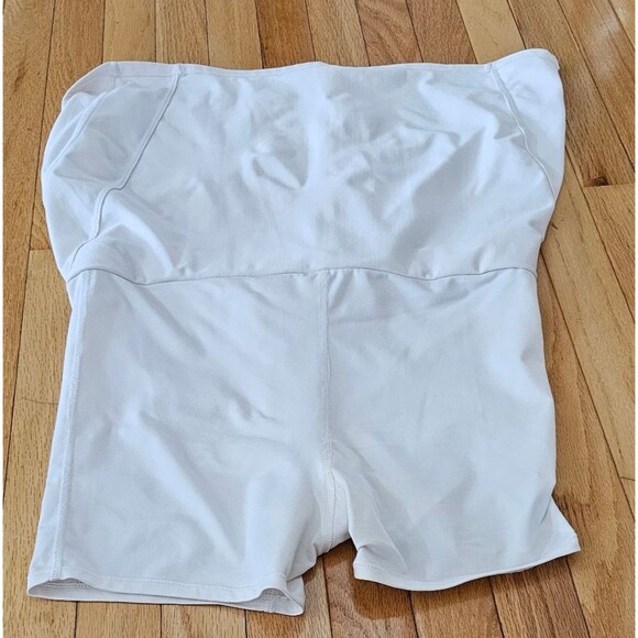 Athleta Run With It 15" Skort, Size Medium, White - Picture 6 of 6